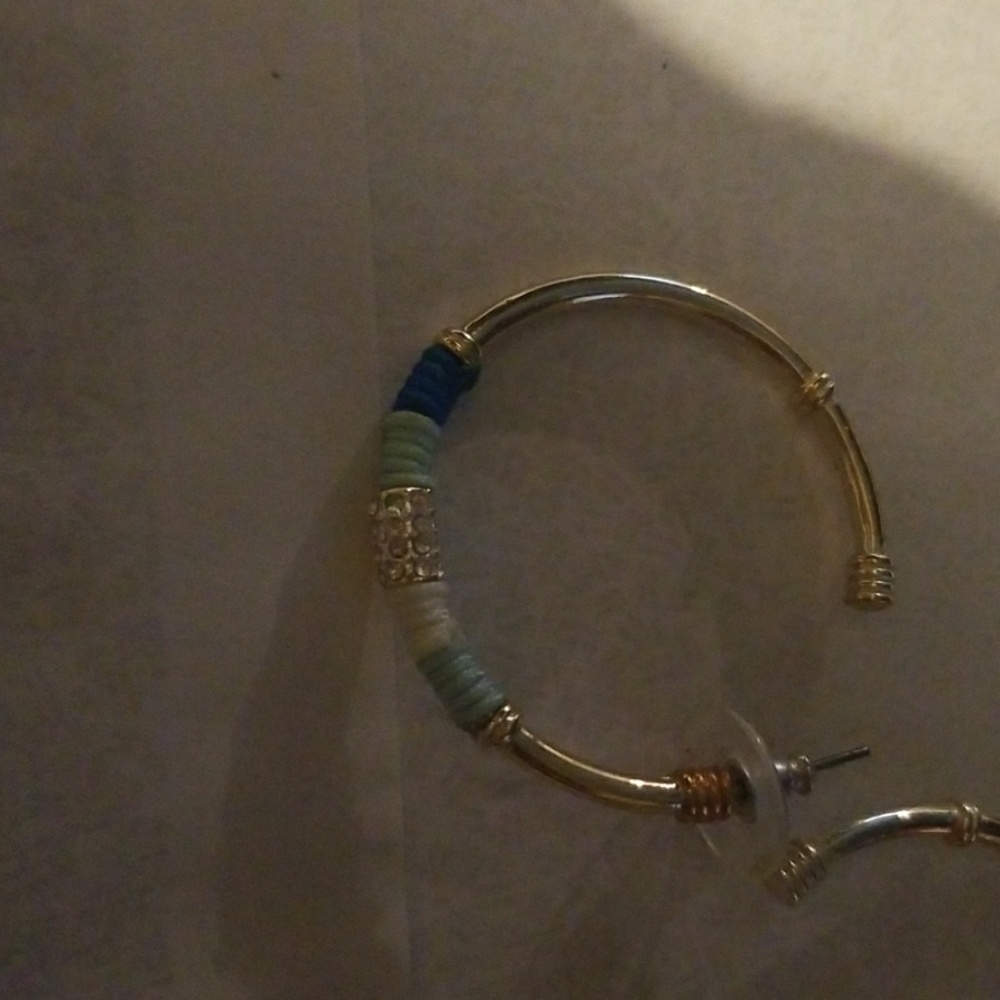 Jewelry - Picture 4 of 4